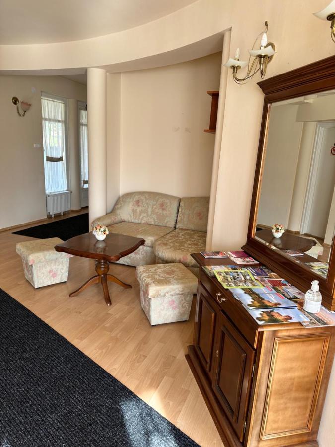 Cozy Garden Apartman Apartment Гюла Екстериор снимка